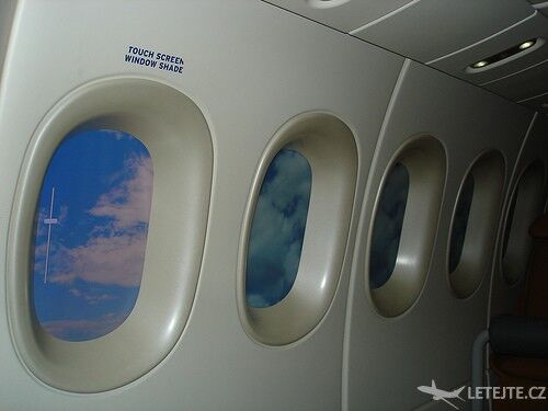 Větši okna letounu, autor: jeff~