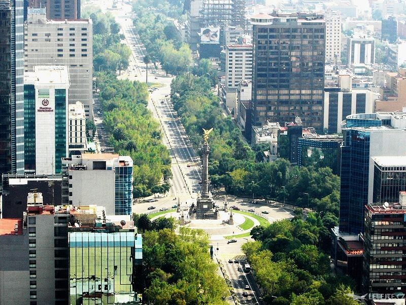 Mexico city s 20ti milióny obyvatel je největší město na světě, autor: Yonatanh