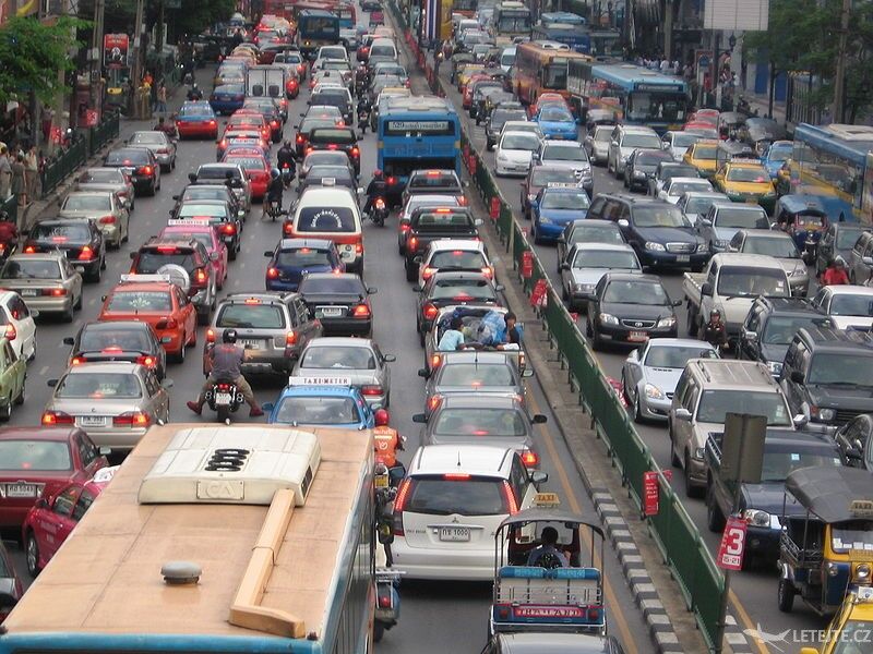 Doprava v Bangkoku je katastrofální, dennodenně město sužují kolony, autor: Paul 012