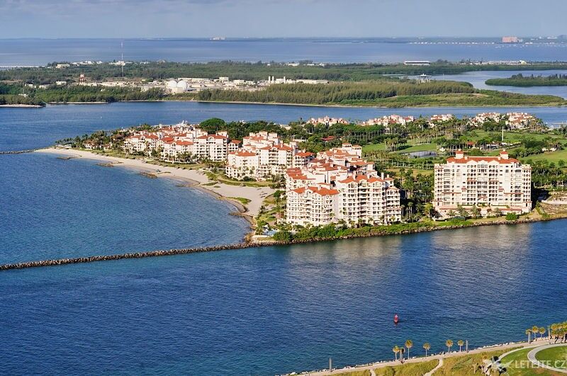 Miami Beach je nejoblibenějším turistickým letoviskem celé Floridy, autor: Alexf