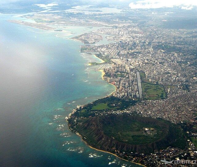 Honolulu je hlavním městem Havajských ostrovů, autor: dwfletch