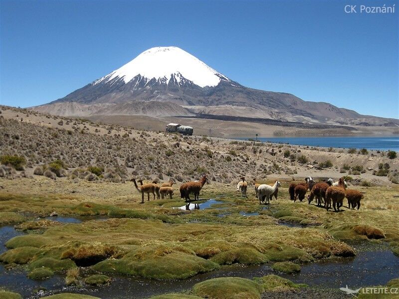 Sice je Peru spíše tropické, ale vrcholky hor jsou pokryty sněhem, autor: perez03