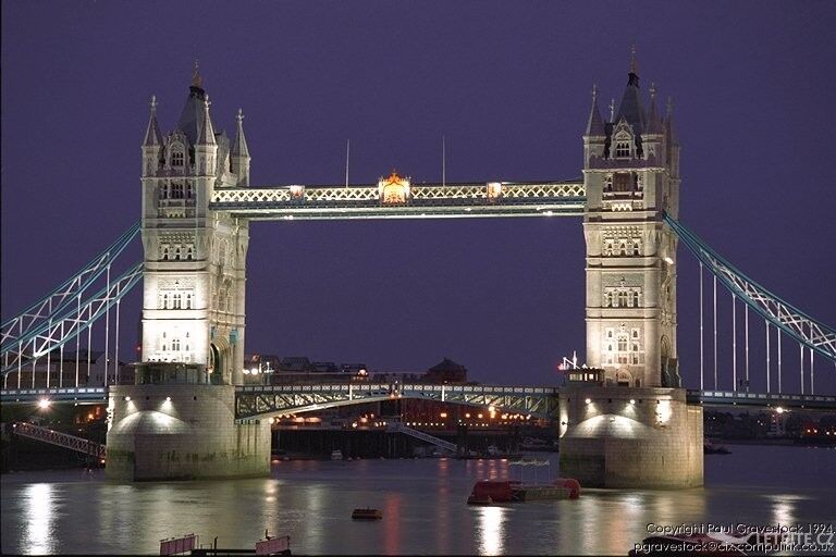 Tower Bridge je majestátou města, autor: sarah torton